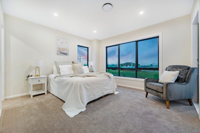 Photo of property in 45 Evergreen Parade, Rosehill, Papakura, 2113