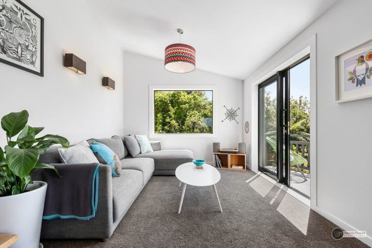 Photo of property in 6 Corrondella Grove, Belmont, Lower Hutt, 5010