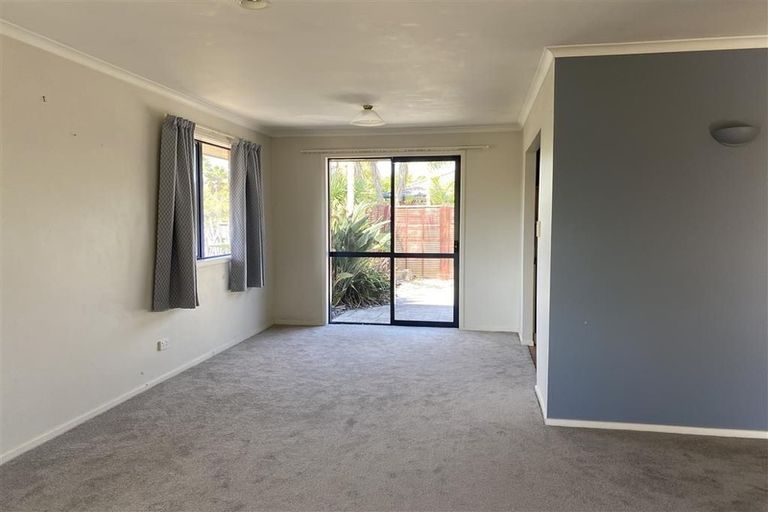 Photo of property in 17 Kellaway Drive, East Tamaki, Auckland, 2013