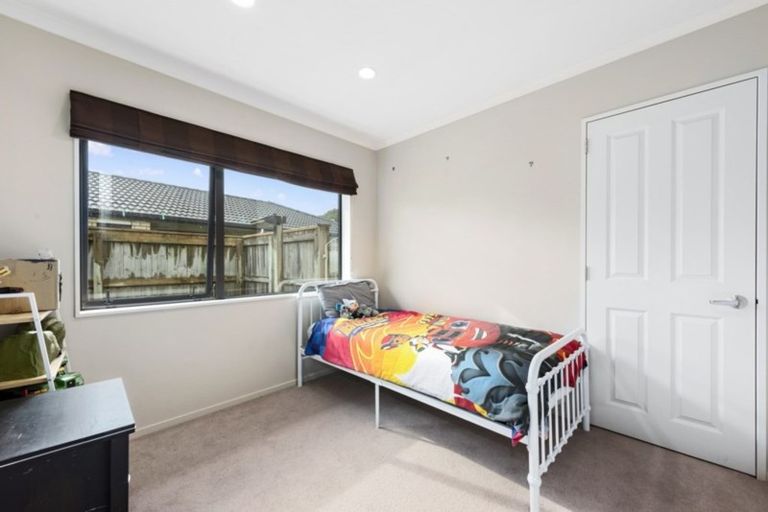 Photo of property in 19 Aragon Grove, Kingsley Heights, Upper Hutt, 5018