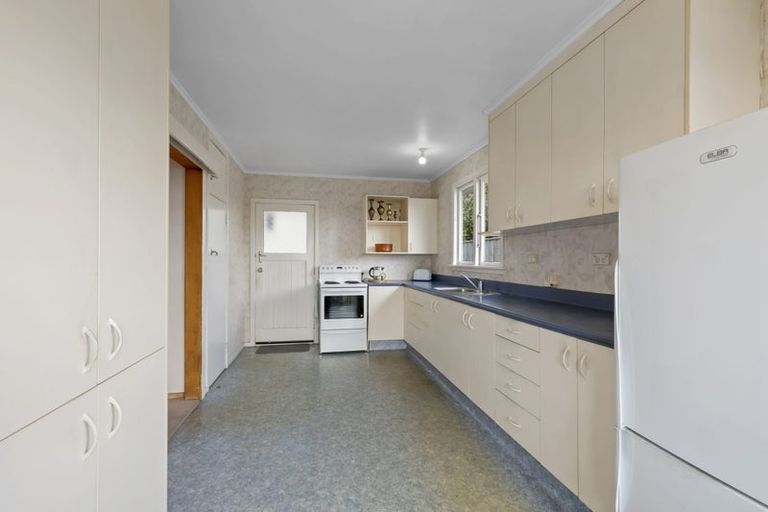 Photo of property in 10 Alberta Road, Glen Avon, New Plymouth, 4312