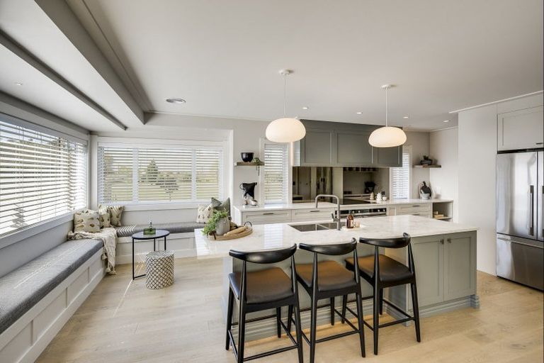 Photo of property in 71 Oak Road, Poraiti, Napier, 4112