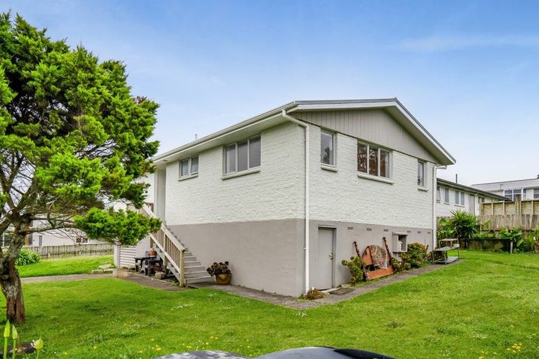 Photo of property in 19 Rangitake Drive, Spotswood, New Plymouth, 4310
