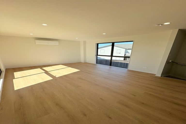 Photo of property in 27b Te Atatu Road, Te Atatu South, Auckland, 0610