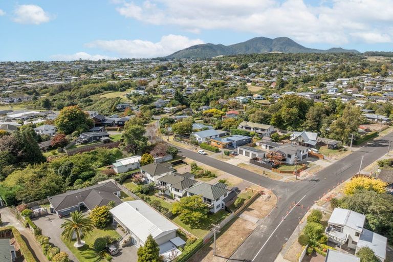 Photo of property in 2 Pipi Street, Two Mile Bay, Taupo, 3330