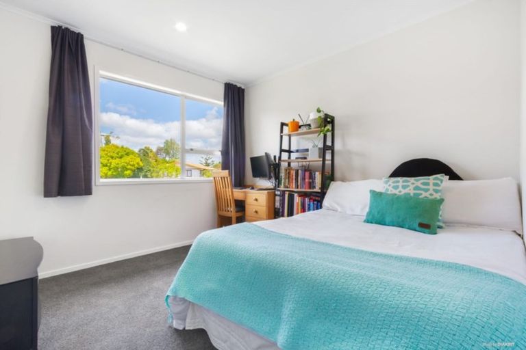 Photo of property in 138 Moire Road, West Harbour, Auckland, 0618