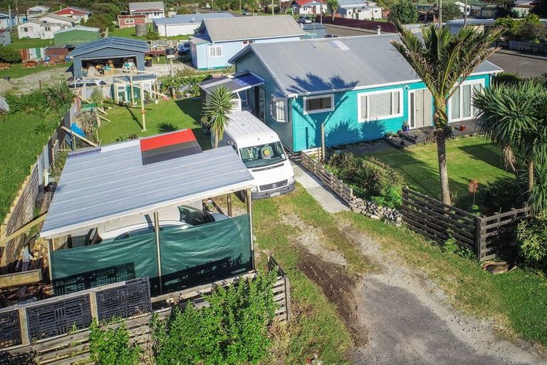 Photo of property in 2 Curtis Street, Hector, 7822