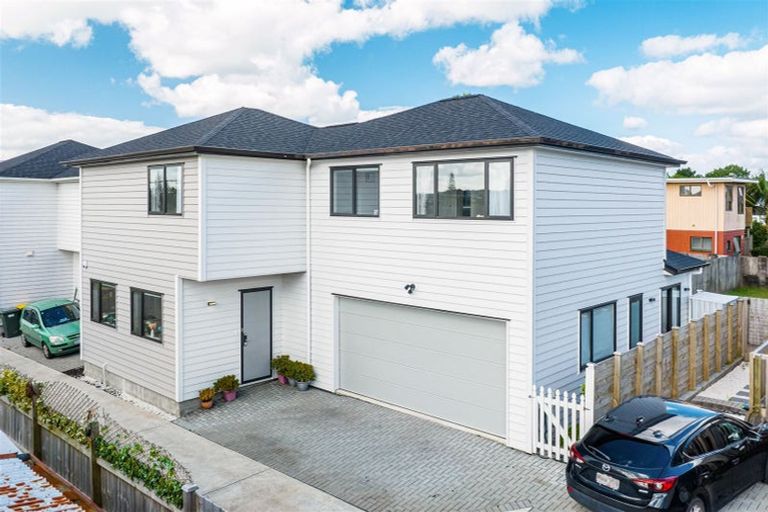 Photo of property in 113b Wharf Road, Te Atatu Peninsula, Auckland, 0610