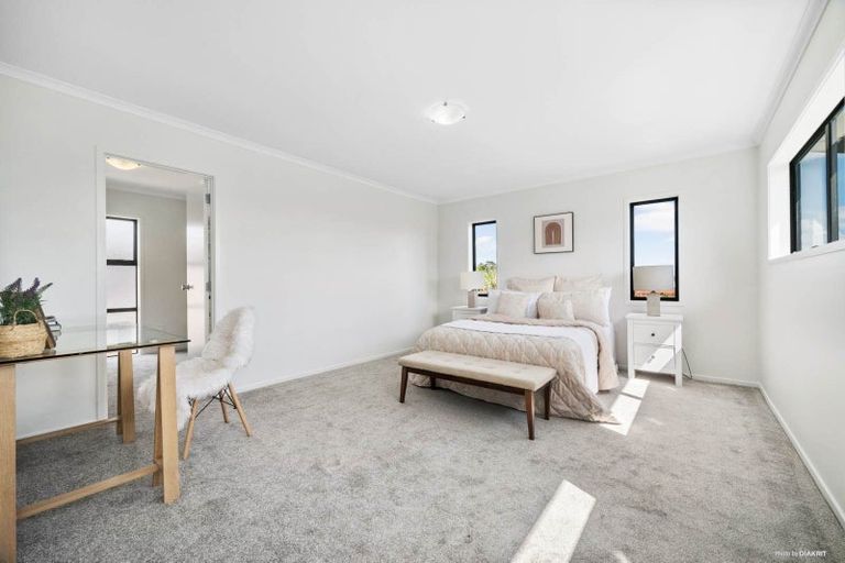 Photo of property in 5 Barnacle Rise, Red Beach, 0932