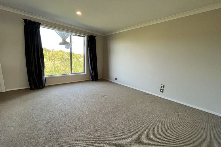 Photo of property in 9m Clearwater Cove, West Harbour, Auckland, 0618