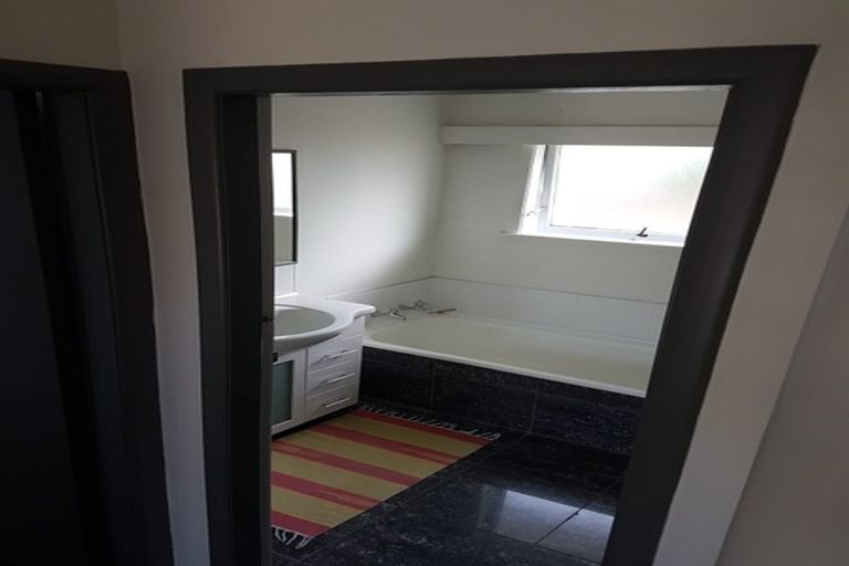 Photo of property in 18 Berkley Avenue, Hillcrest, Hamilton, 3216