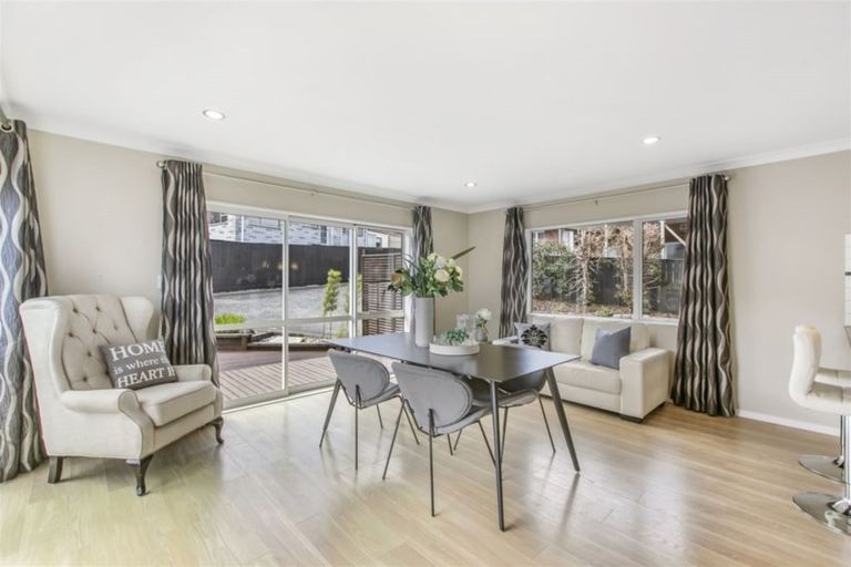 Photo of property in 51a Howe Street, Howick, Auckland, 2014