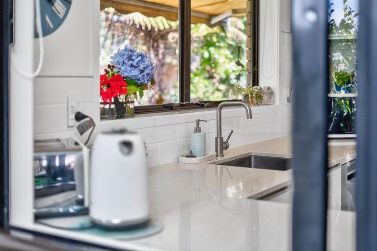 Photo of property in 175a Centreway Road, Orewa, 0931