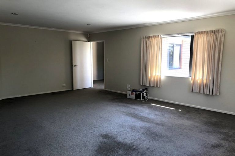 Photo of property in 52b Swanson Road, Henderson, Auckland, 0610