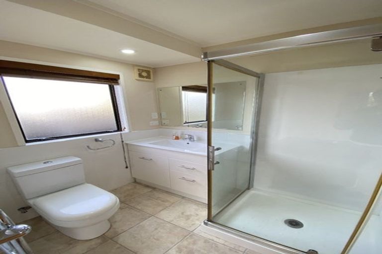Photo of property in 7 Kadina Place, Botany Downs, Auckland, 2010