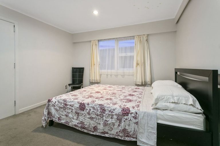 Photo of property in 1/24 Martin Crescent, Northcote, Auckland, 0627