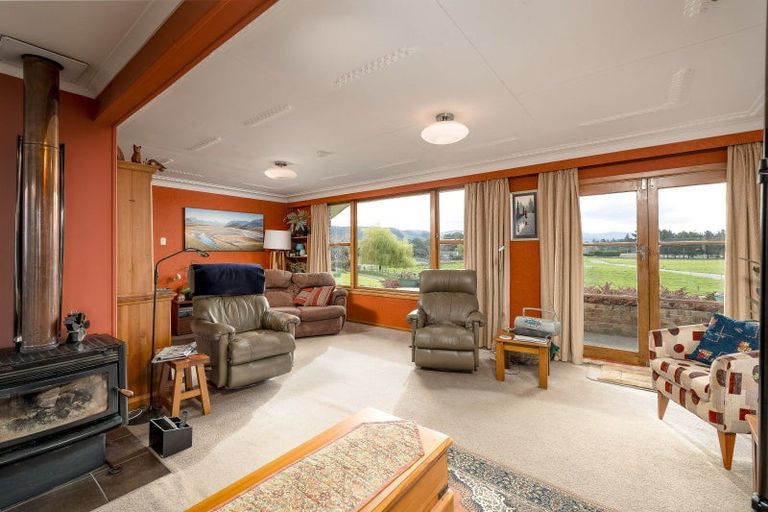 Photo of property in 229 Waihao Back Road, Waimate, 7979