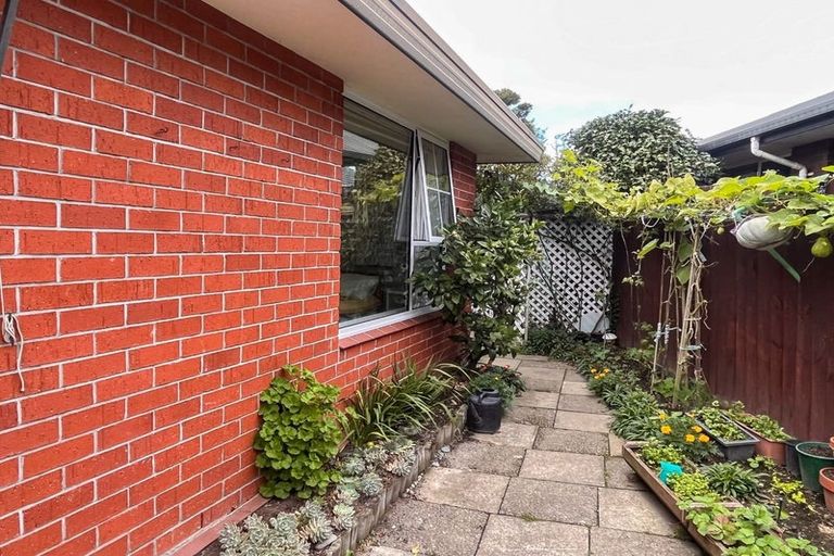 Photo of property in 5a Westgrove Avenue, Avonhead, Christchurch, 8042