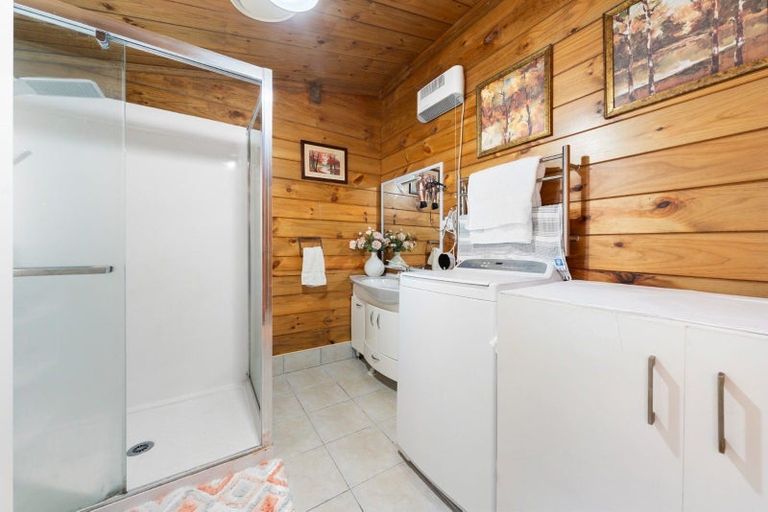 Photo of property in 4 Spruce Place, Totara Heights, Auckland, 2105