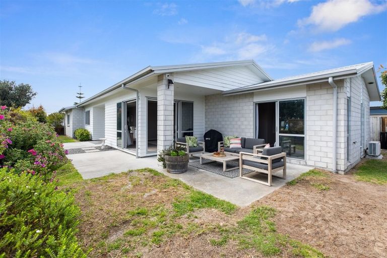 Photo of property in 36 Spinifex Street, Papamoa Beach, Papamoa, 3118