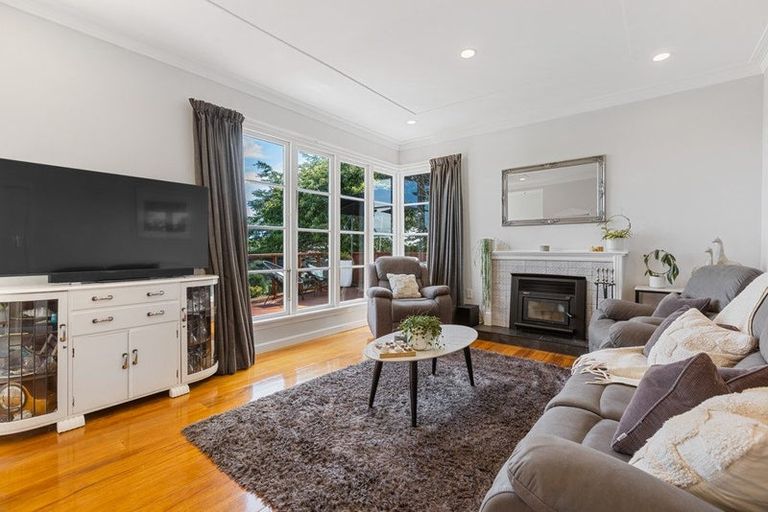 Photo of property in 174 Seaview Road, Westown, New Plymouth, 4310