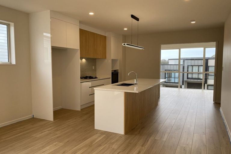 Photo of property in 3 Waihou Crescent, Albany Heights, Auckland, 0632