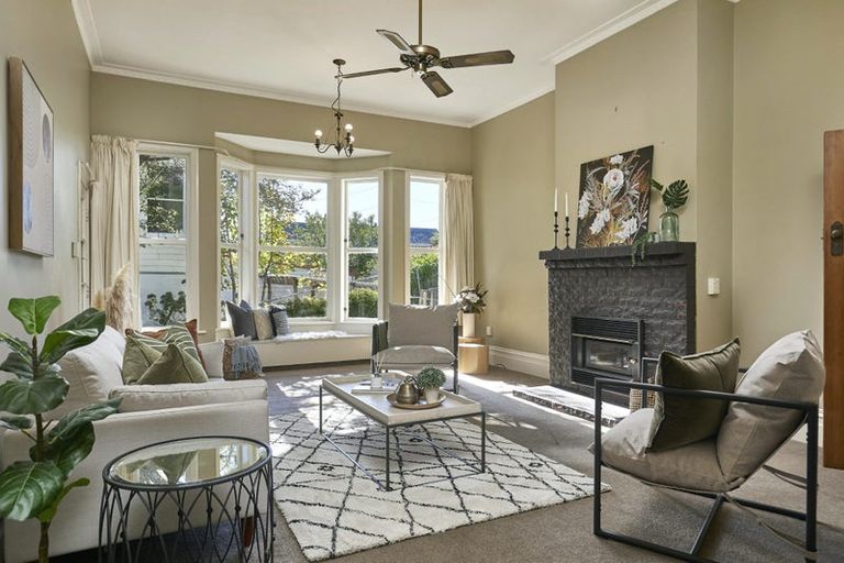 Photo of property in 125 Wellington Street, Picton, 7220