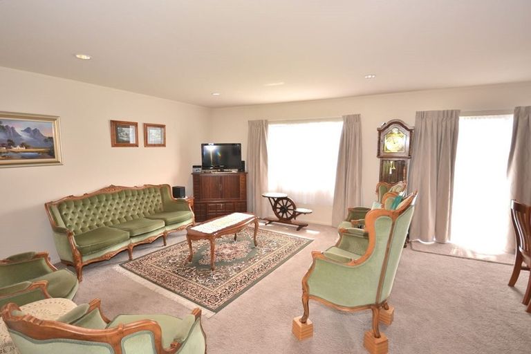 Photo of property in 125 Queens Road, Waikanae Beach, Waikanae, 5036