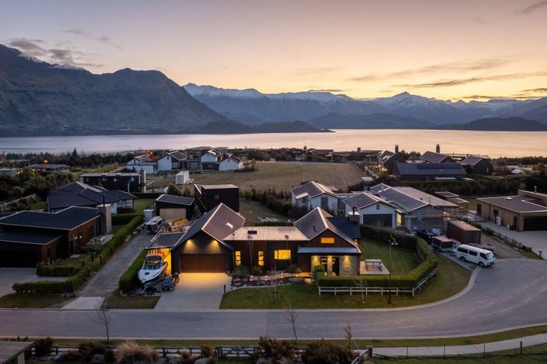 Photo of property in 5 Bull Ridge, Wanaka, 9305