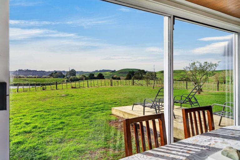 Photo of property in 272 Huarau Road, Whakapirau, Maungaturoto, 0583
