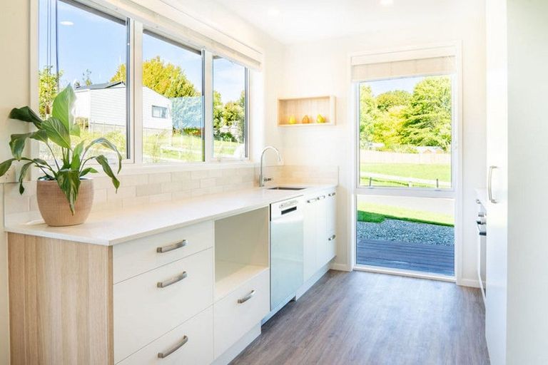 Photo of property in 47a Western Avenue, Omokoroa, 3114