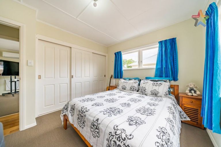 Photo of property in 1 Peel Place, Wainuiomata, Lower Hutt, 5014