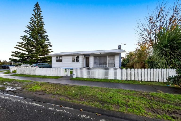 Photo of property in 2 Newbury Place, Waitara, 4320