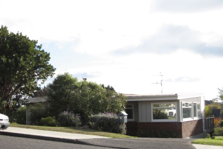 Photo of property in 33 Kiwi Road, Raumati Beach, Paraparaumu, 5032
