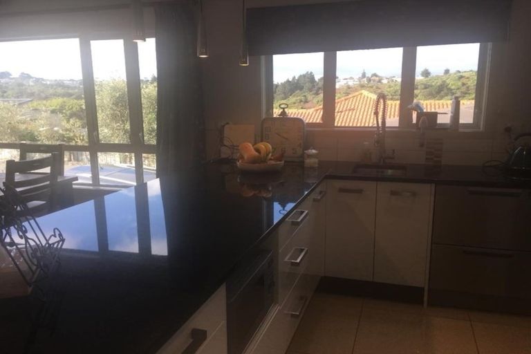 Photo of property in 4 Kaweka Close, Aotea, Porirua, 5024