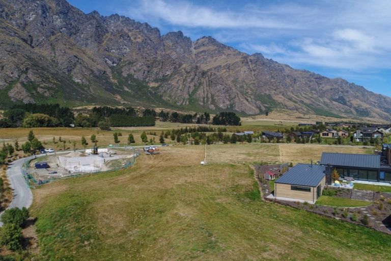 Photo of property in 5 Rabbiters Drive, Jacks Point, Queenstown, 9371