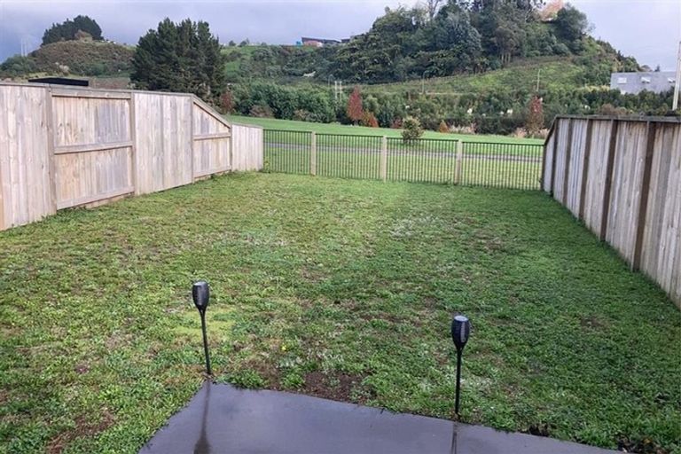 Photo of property in 113 Awataha Crescent, Pyes Pa, Tauranga, 3110