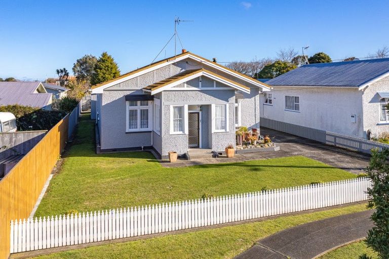Photo of property in 1 Gunn Street, Gonville, Whanganui, 4501