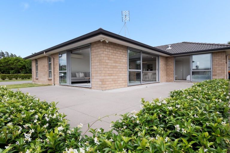 Photo of property in 6 Crater Close, Pyes Pa, Tauranga, 3112