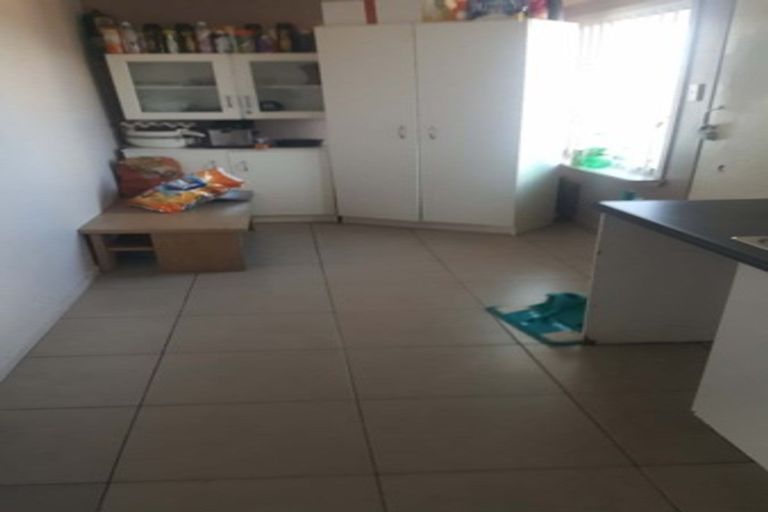 Photo of property in 7 Donovan Avenue, Massey, Auckland, 0614