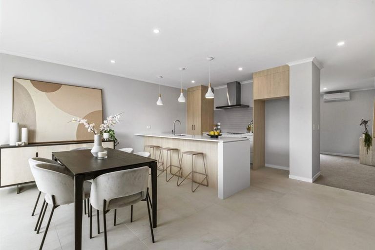 Photo of property in 34 Te Aniwaniwa Terrace, Albany, 0632