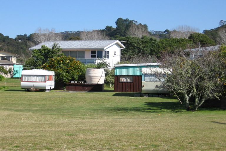 Photo of property in 22 Marine Parade, Cooks Beach, Whitianga, 3591