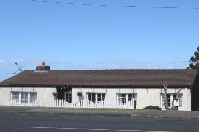 Photo of property in 2/114 Manuka Road, Bayview, Auckland, 0629