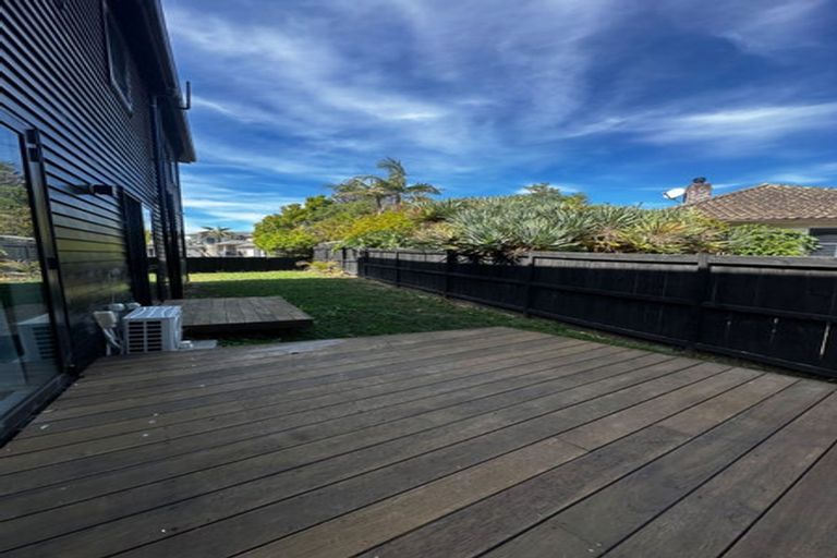 Photo of property in 2a St Leonards Road, Hauraki, Auckland, 0622