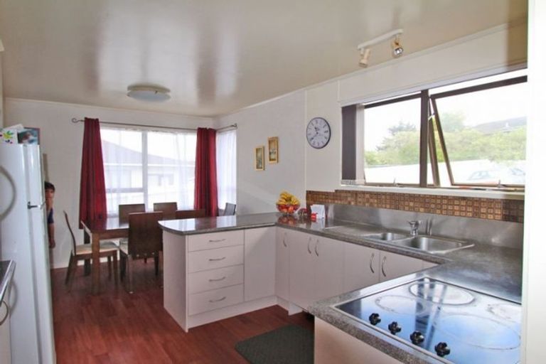 Photo of property in 96 Hyperion Drive, Randwick Park, Auckland, 2105