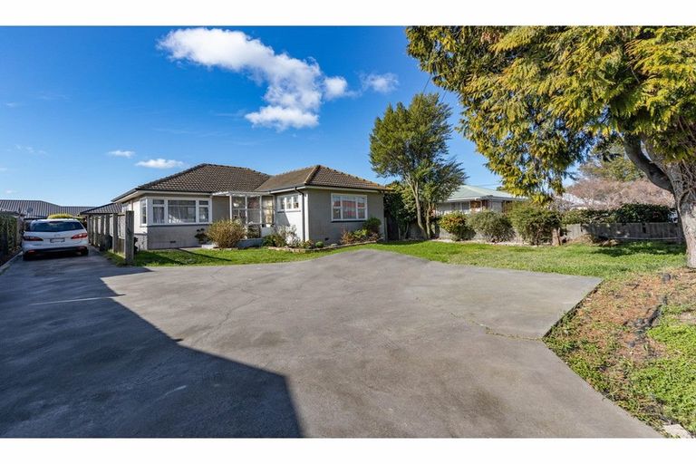 Photo of property in 302 Wairakei Road, Bryndwr, Christchurch, 8053