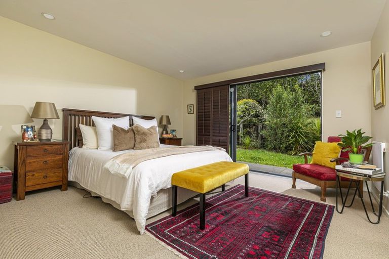 Photo of property in 6 Grassfield Place, Waimauku, 0812