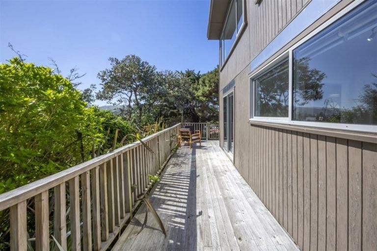 Photo of property in 14 Grays Road, Plimmerton, Porirua, 5026