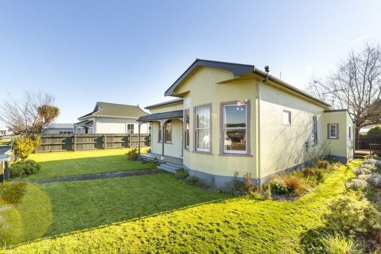 Photo of property in 17 Douglas Street, West End, Palmerston North, 4412