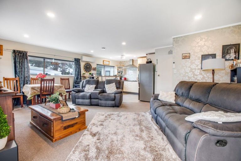 Photo of property in 5a Oak Avenue, Nawton, Hamilton, 3200